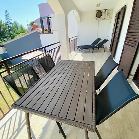 First Floor Marina Views Apartment